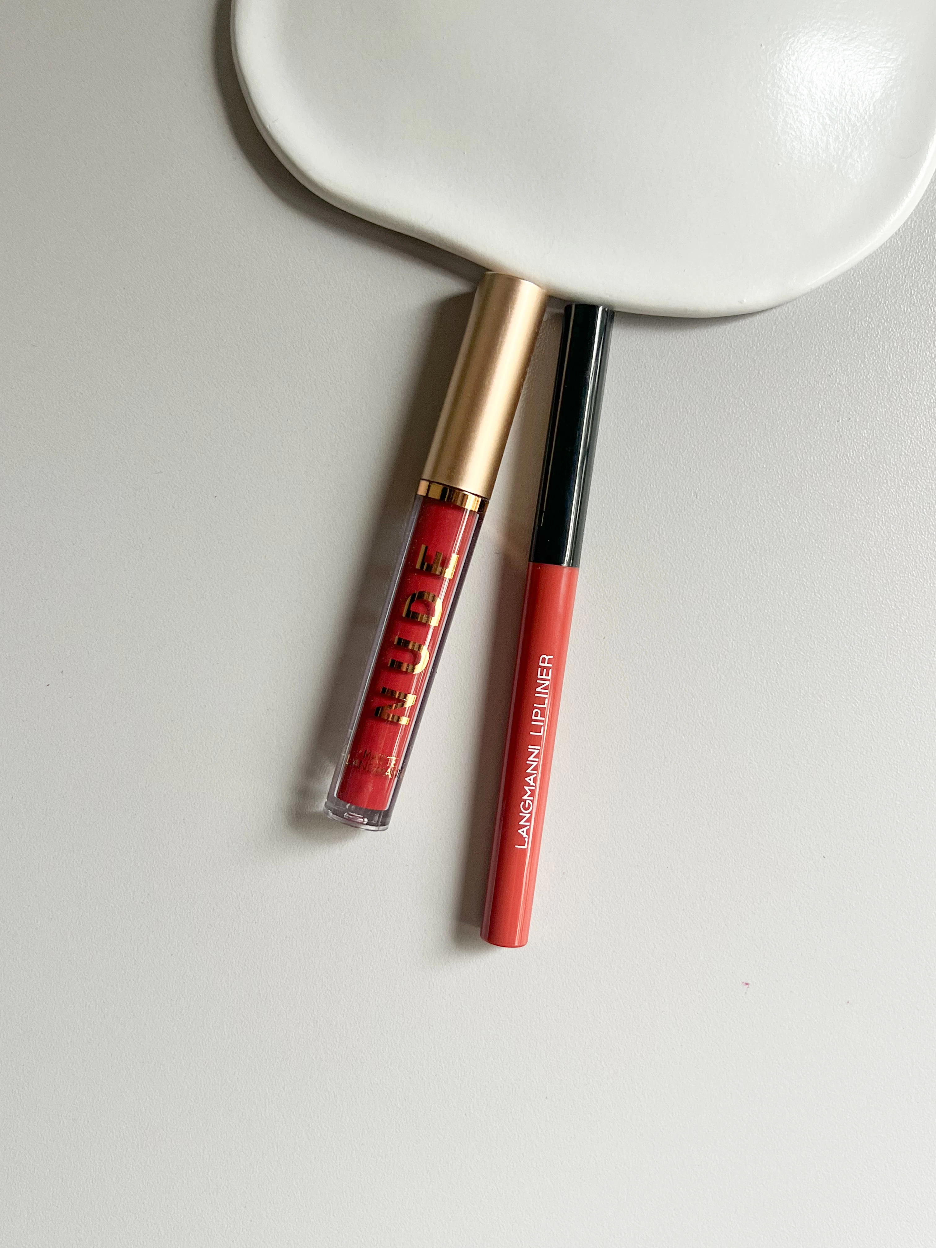 labial-y-delineador-nude